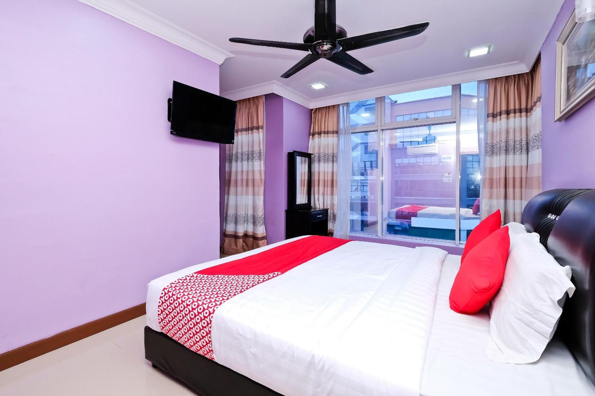 Oyo 714 Arina Hotel Банги Экстерьер фото